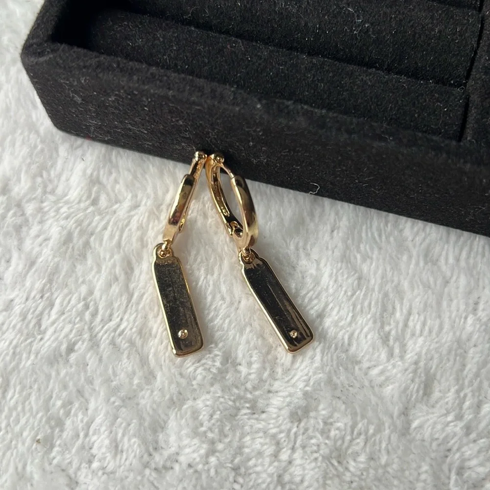 Set of 4 Beautiful Earrings - Picture 7 of 12
